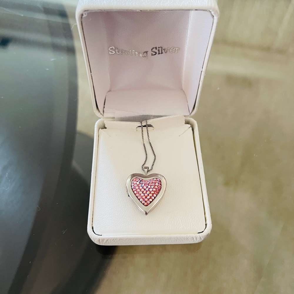 Women’s sterling silver necklace